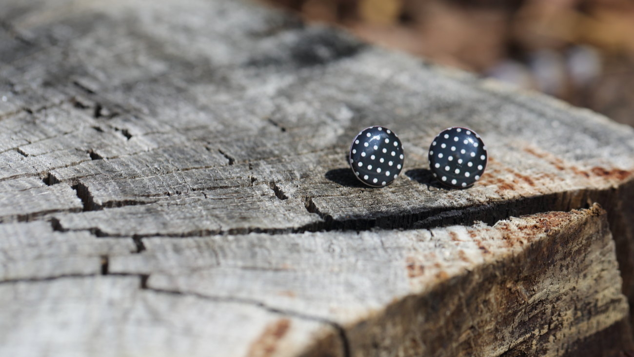 Náušnice pecky - Černobílý puntík