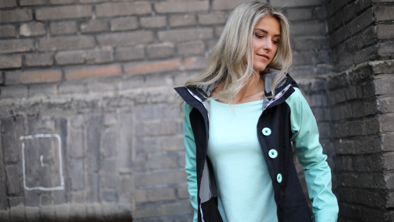 Buttonberry Black/Mint